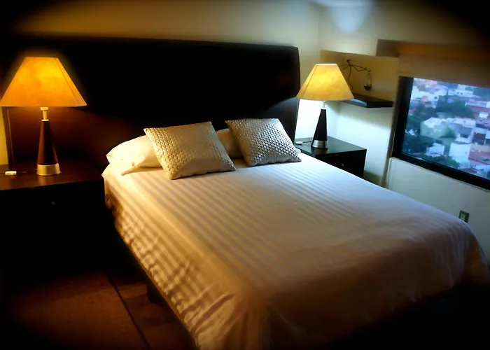 Aztic Hotel And Executive Suites