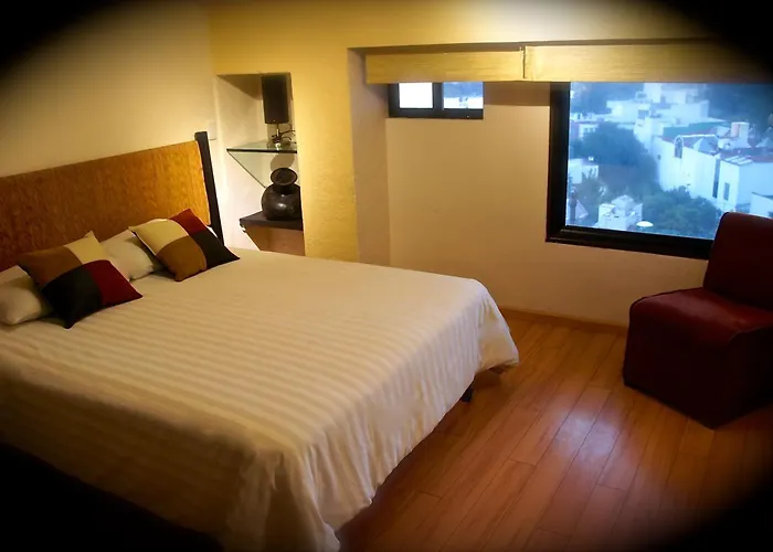 Aztic Hotel And Executive Suites